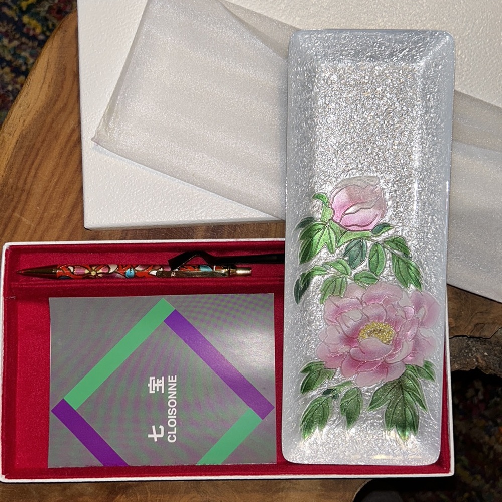 ANDO CLOISONNE CO Gorgeous NWT pink & green traditional Asian pen & letter tray